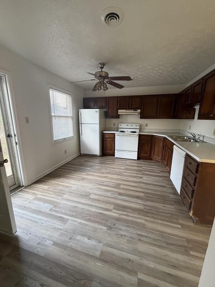 106 Heritage Dr - Photo 6 of 17