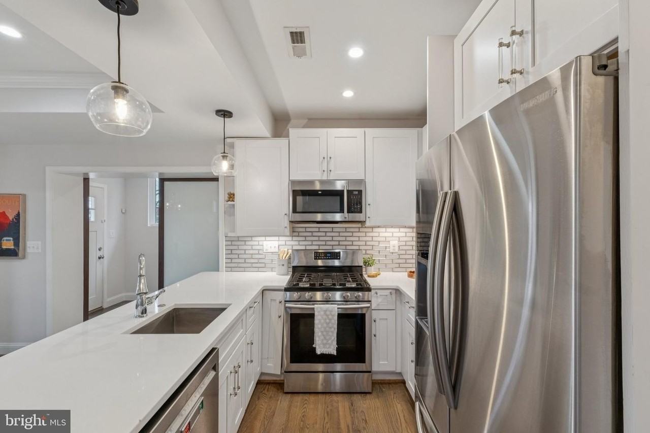 5629 8th St Nw - Photo 7 of 27