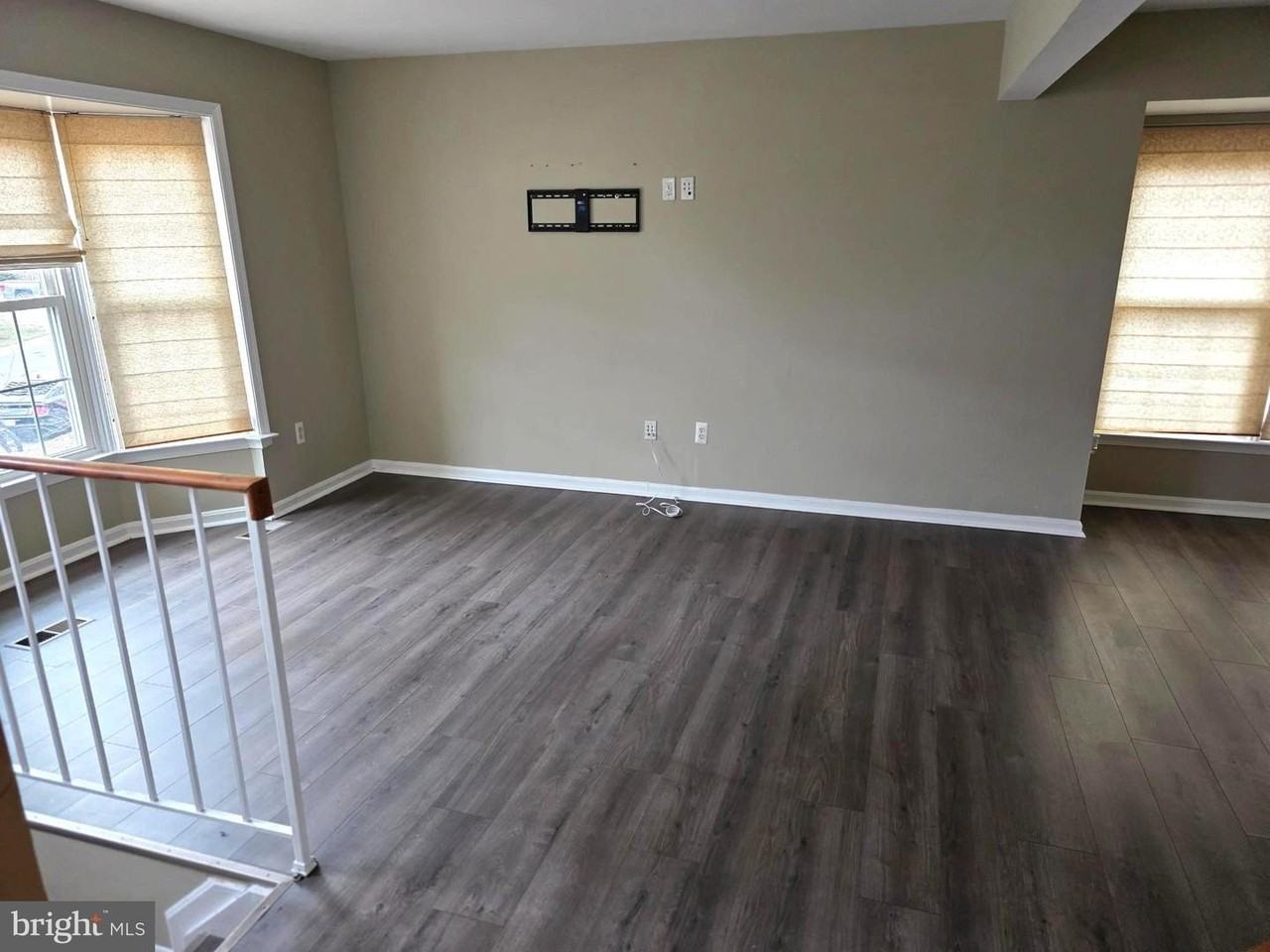 14100 Oakpointe Dr - Photo 4 of 18