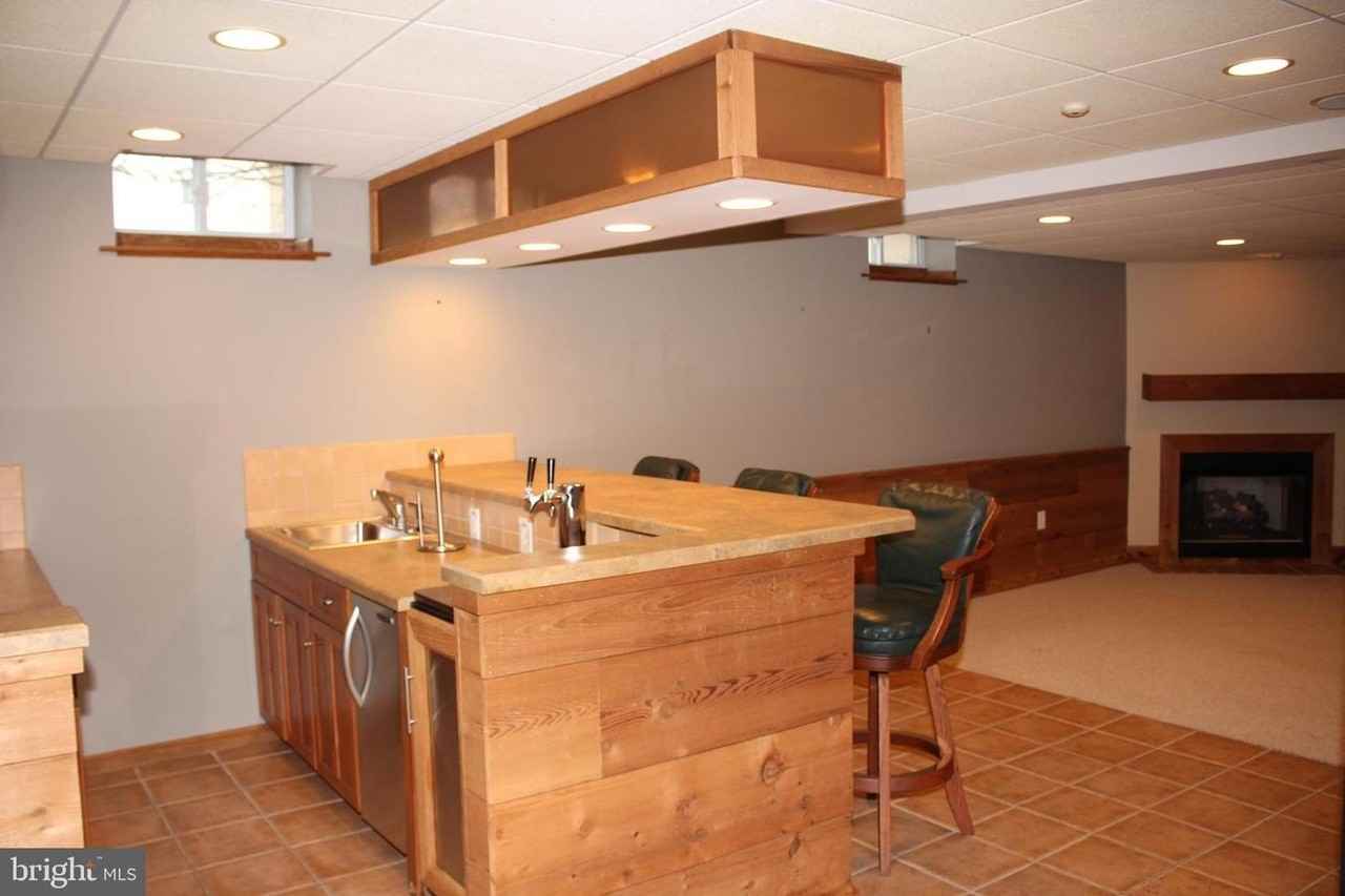 176 Patricia Dr - Photo 3 of 50