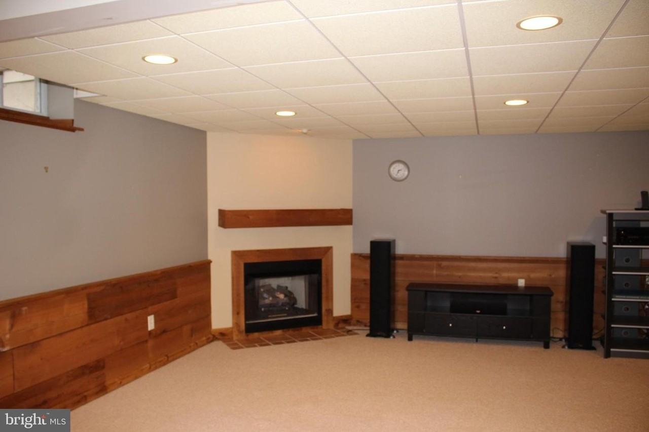 176 Patricia Dr - Photo 5 of 50