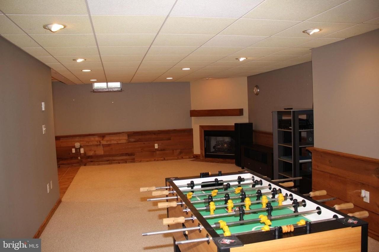 176 Patricia Dr - Photo 7 of 50