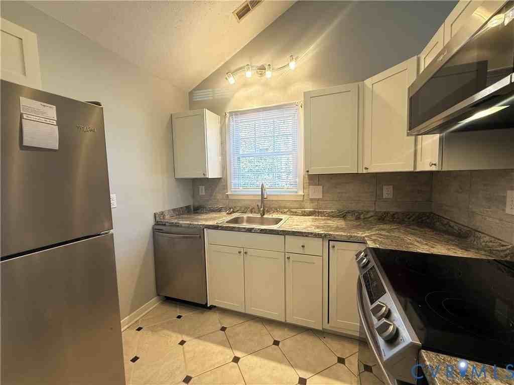 4912 Lurgan Pl - Photo 5 of 9