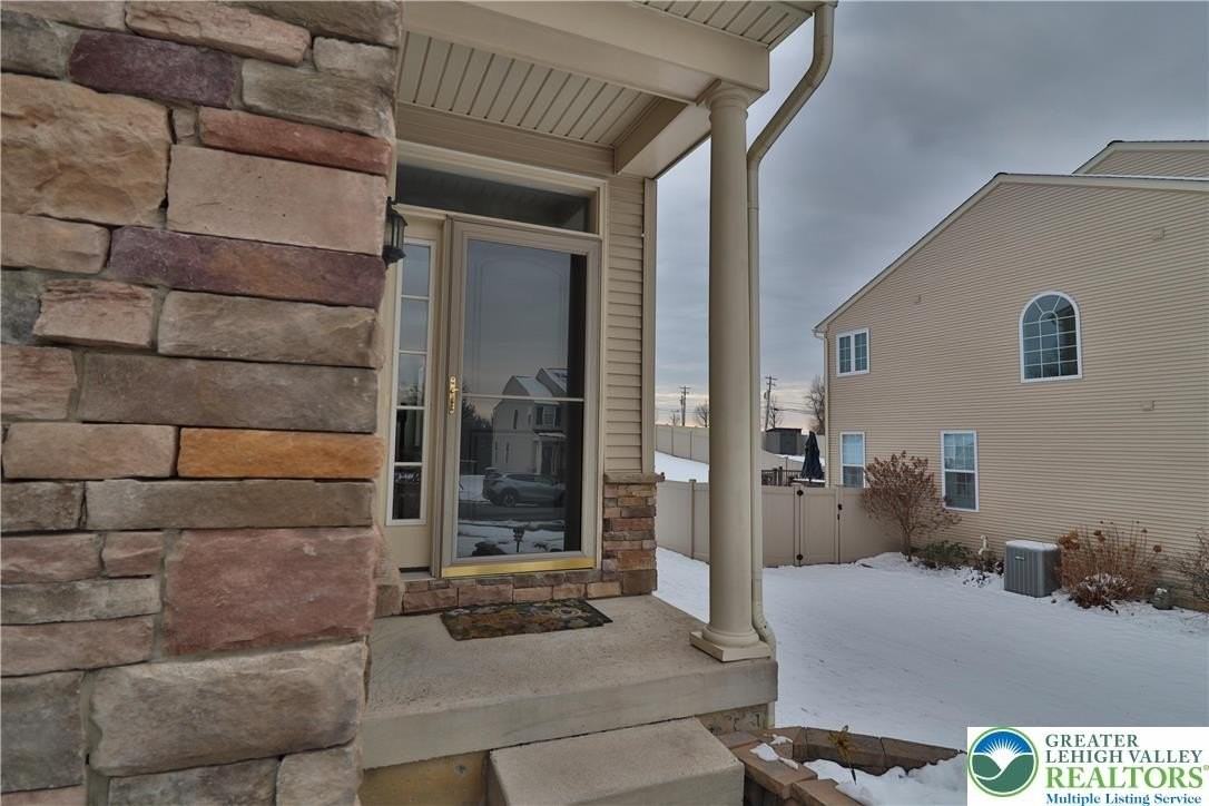 311 Mcnair Dr - Photo 3 of 50