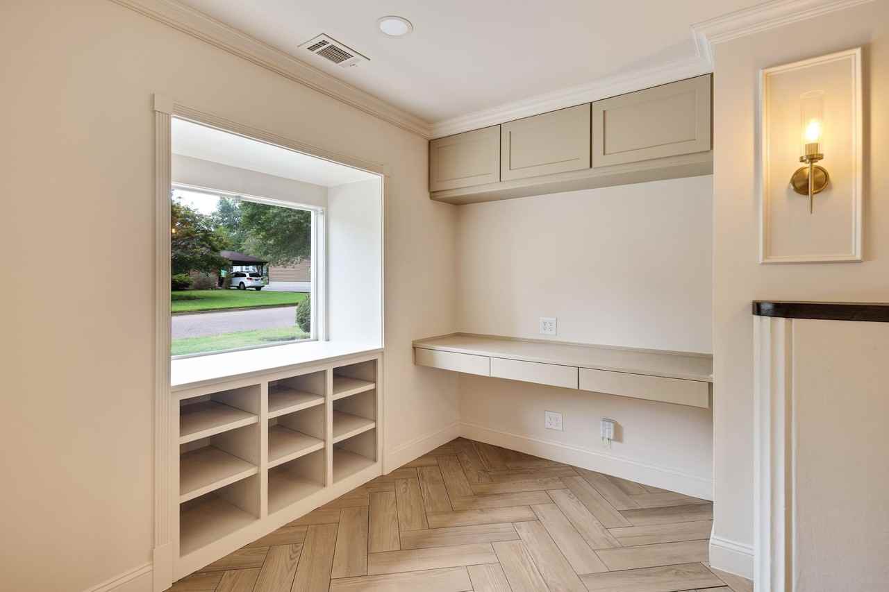 1023 Greencliff Rd - Photo 5 of 31