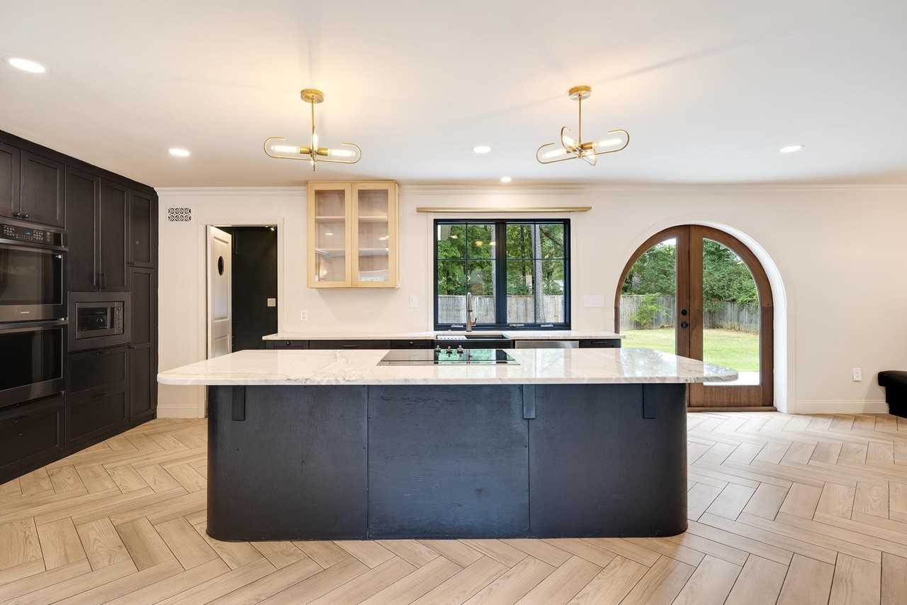 1023 Greencliff Rd - Photo 7 of 31