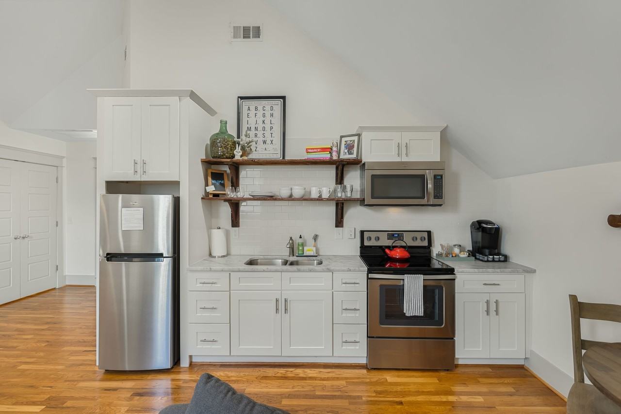 906 N 5th St #1 - Photo 7 of 11