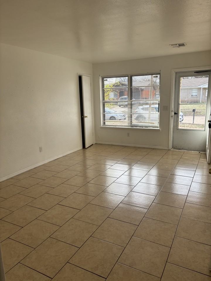 1220 Mcdonald Dr #1 - Photo 3 of 28