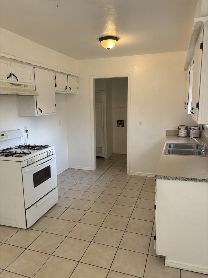 1220 Mcdonald Dr #1 - Photo 5 of 28