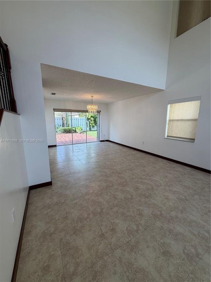 9884 Sw 154th Ct #0 - Photo 3 of 29