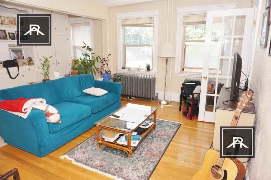 1540 Commonwealth Ave - Photo 3 of 9