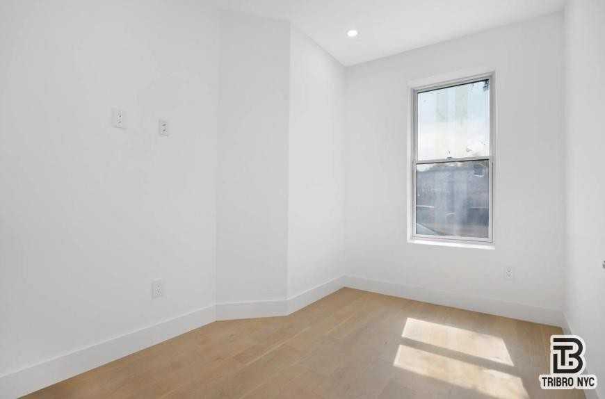 703 Coney Island Ave - Photo 5 of 10