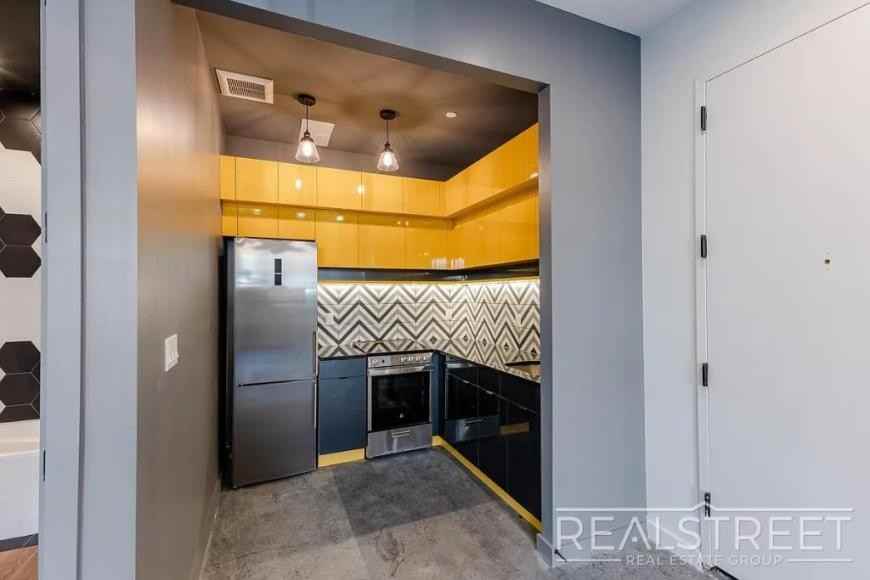 342 Rutland Rd - Photo 2 of 8