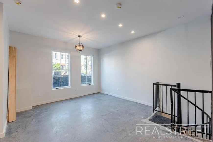 342 Rutland Rd - Photo 3 of 8