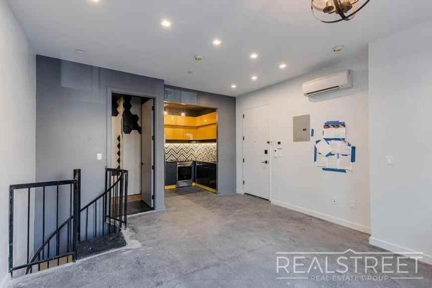 342 Rutland Rd - Photo 6 of 8