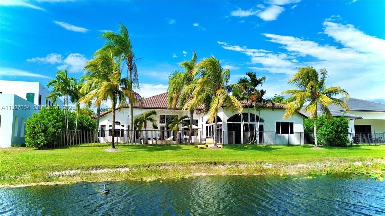 19038 Park Ridge St - Photo 2 of 21