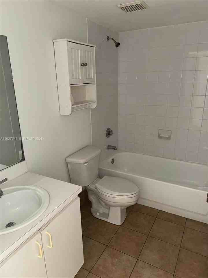 4708 Nw 114th Ave #104-3 - Photo 6 of 19