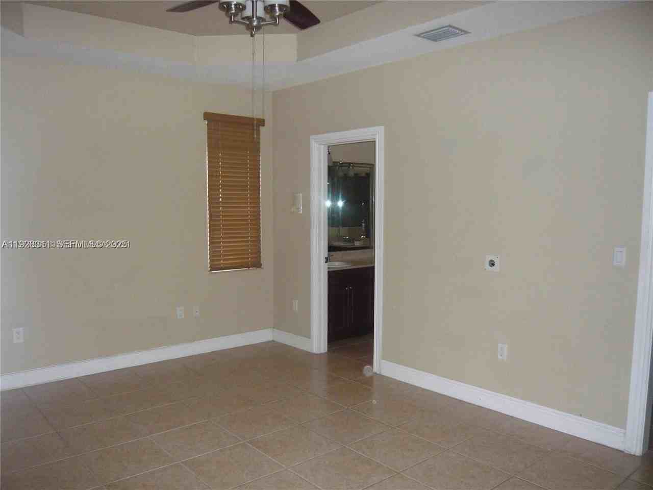 14331 Sw 9th St - Photo 6 of 21