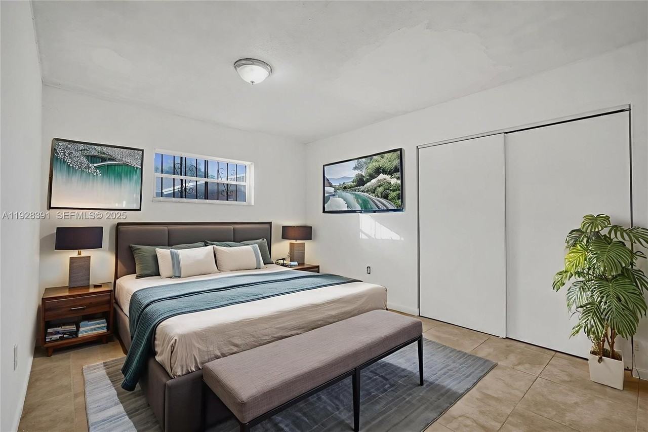 2907 Nw 103rd St #1 - Photo 3 of 38