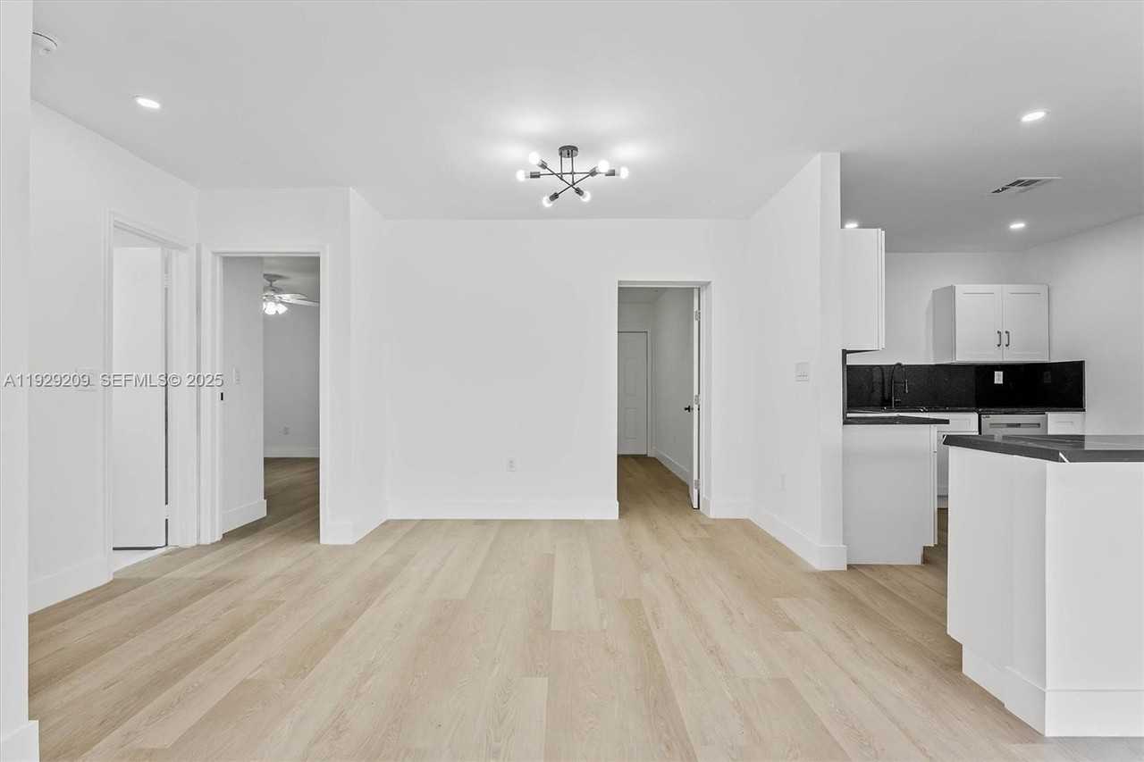 2610 Nw 83rd Ave #A - Photo 7 of 19