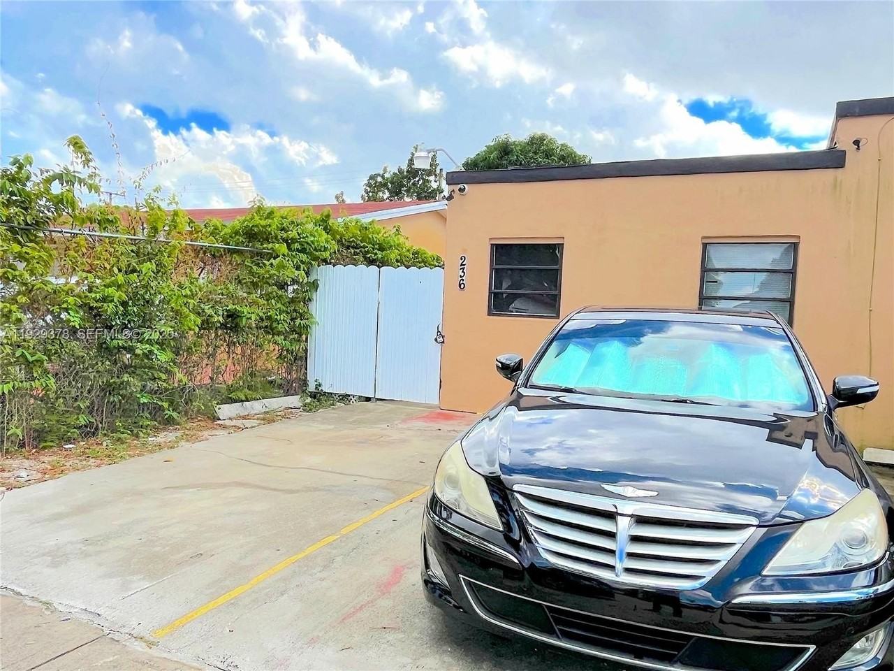 236 E 14th St #B - Photo 2 of 16