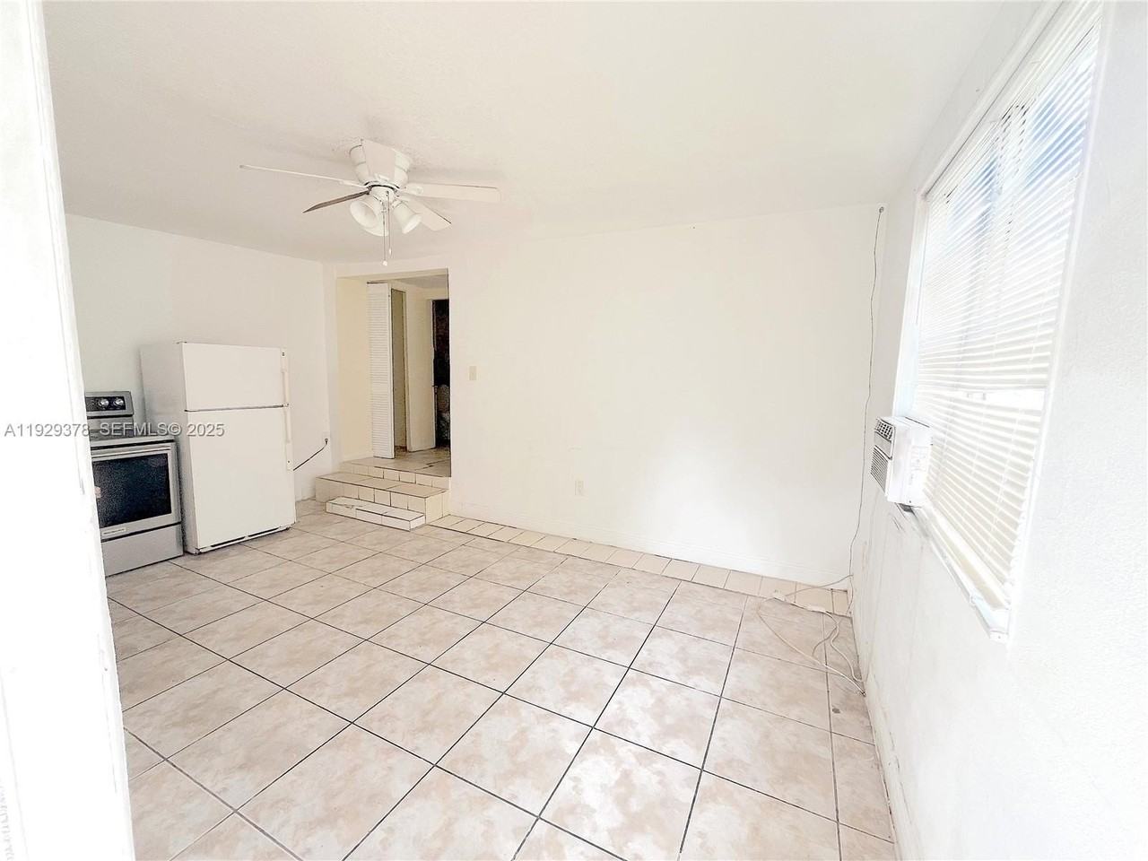 236 E 14th St #B - Photo 7 of 16