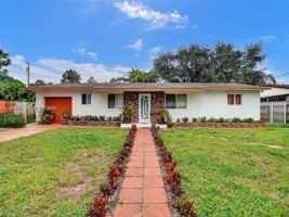 featured image of 15455 N Miami Ave #A