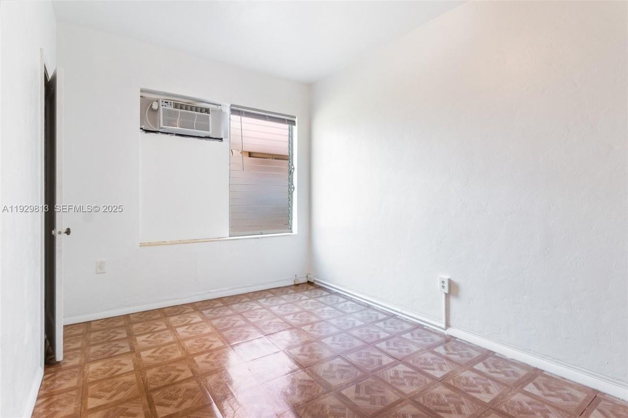 835 Alton Rd #19 - Photo 7 of 12