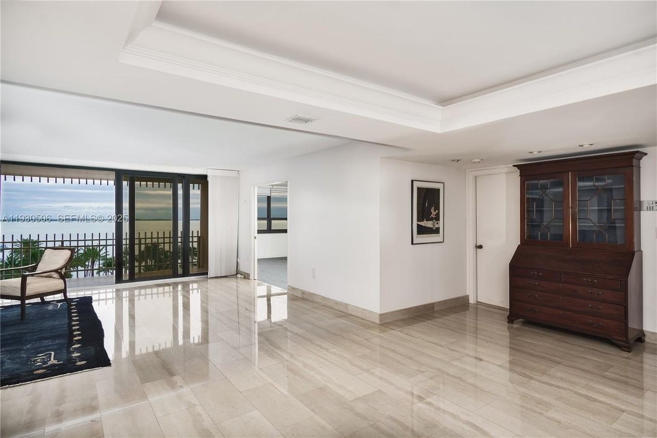 2 Grove Isle Dr #B703 - Photo 2 of 11