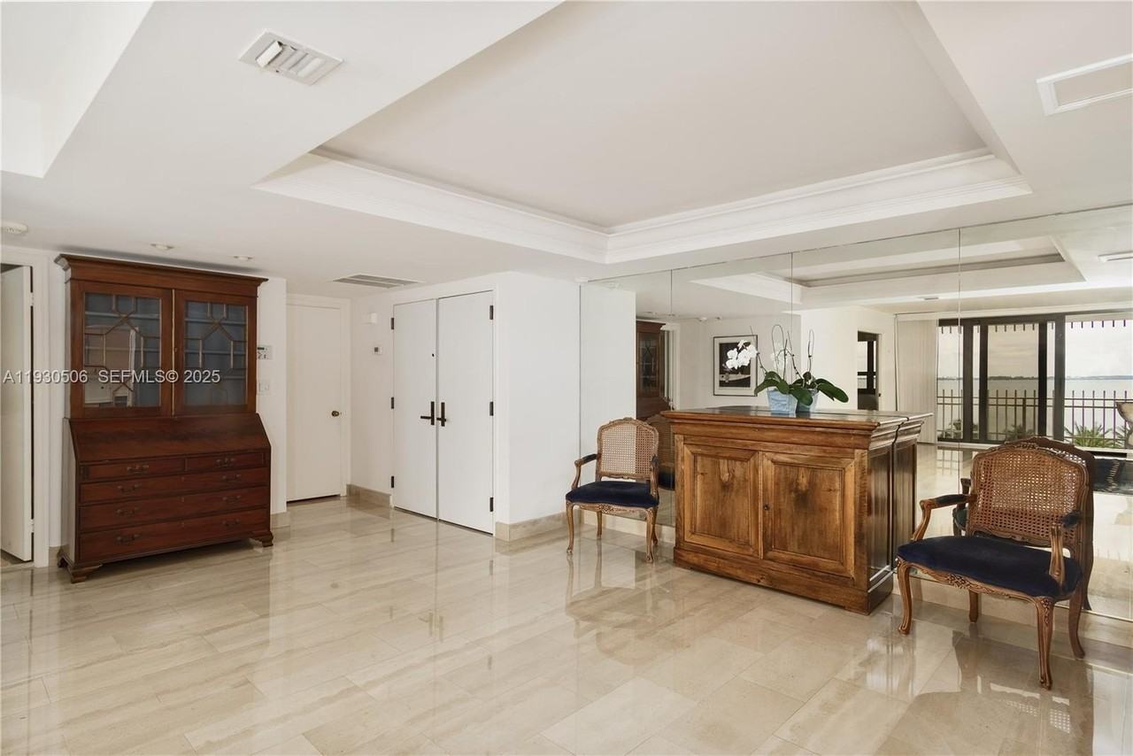 2 Grove Isle Dr #B703 - Photo 3 of 11