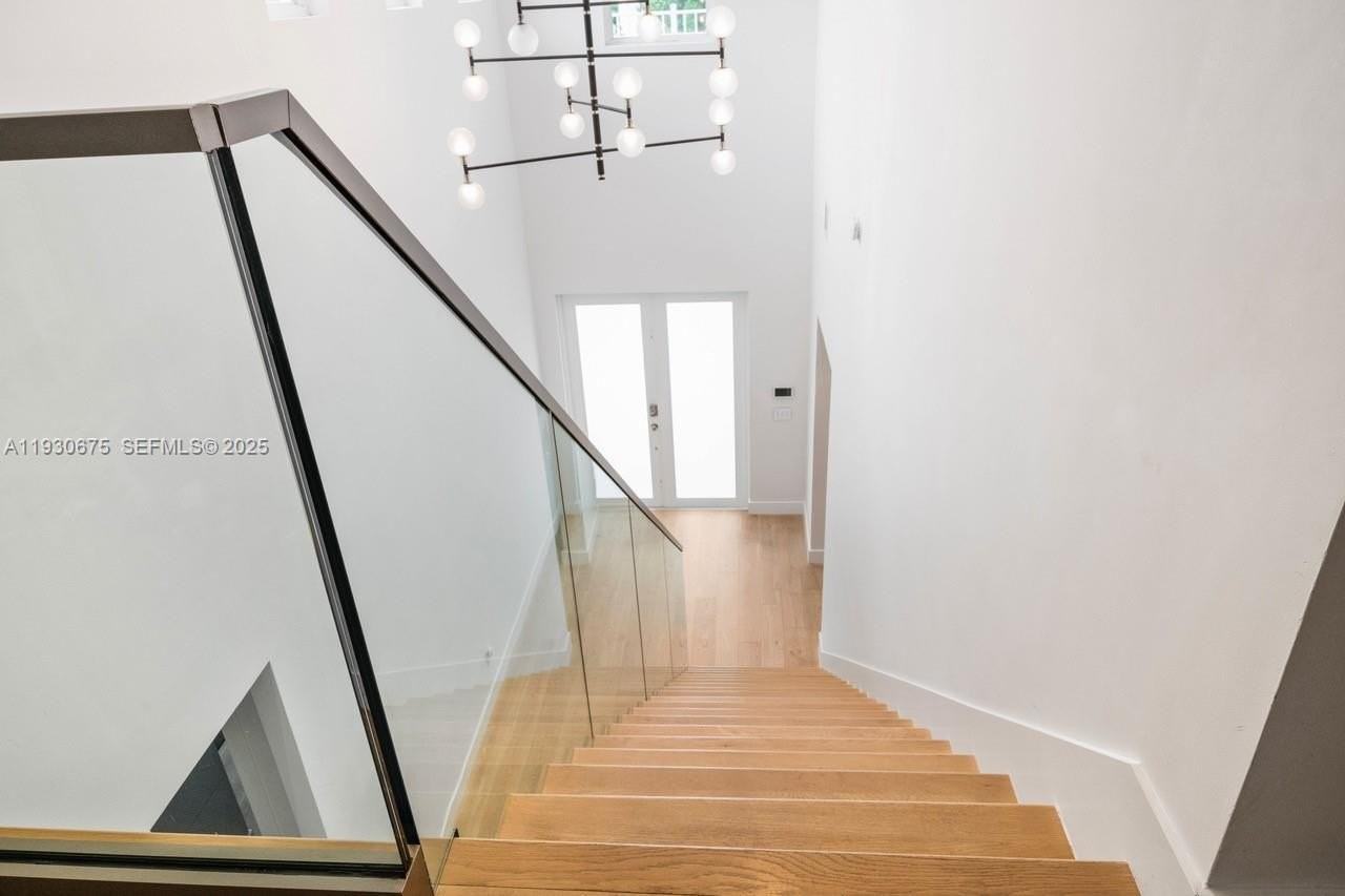 745 Ne 77th St - Photo 5 of 16