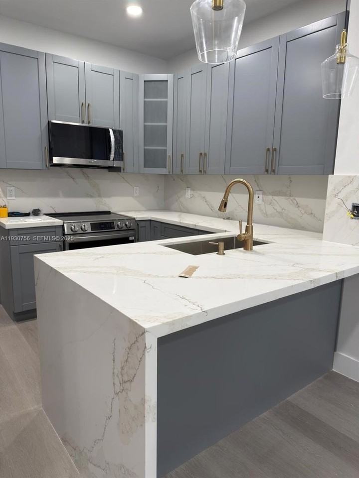 12618 Nw 56th Dr #12618 - Photo 5 of 13