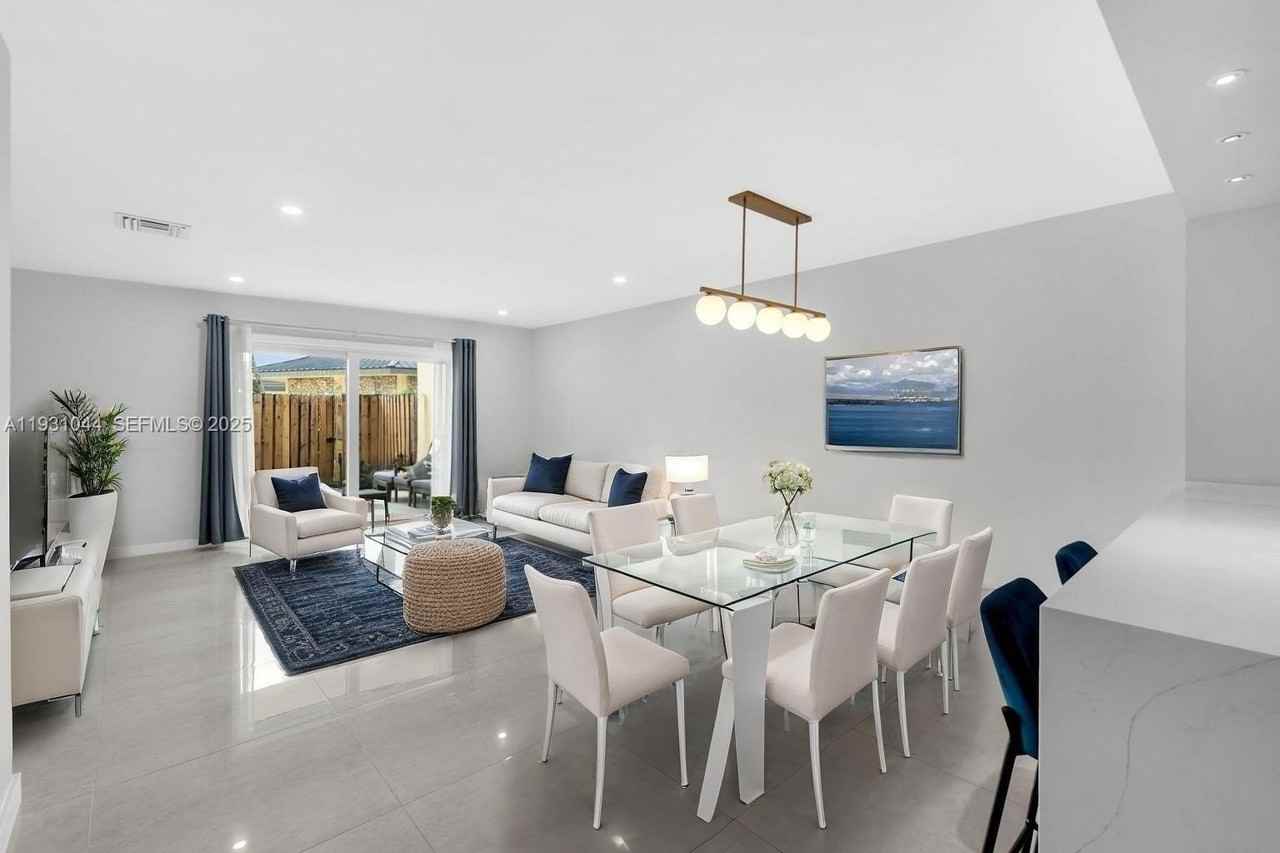 8443 Sw 137th Ave #8443 - Photo 4 of 29