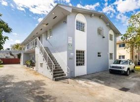 552 Ne 61st St #4 - Photo 1 of 1