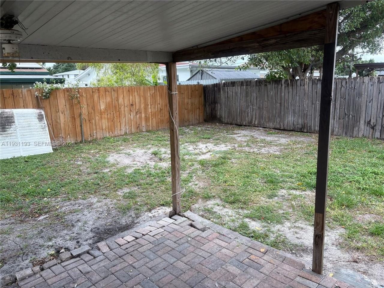 2515 Wiley Ct - Photo 4 of 5