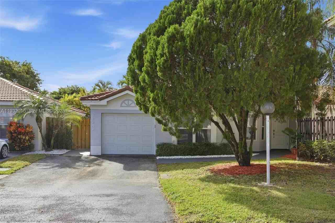 10246 Nw 57th Ter #0 - Photo 2 of 50