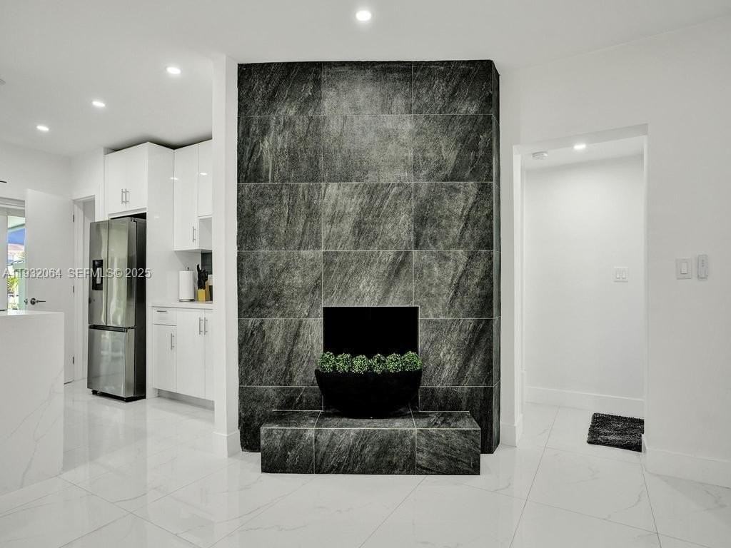 210 Ne 85th St - Photo 6 of 50