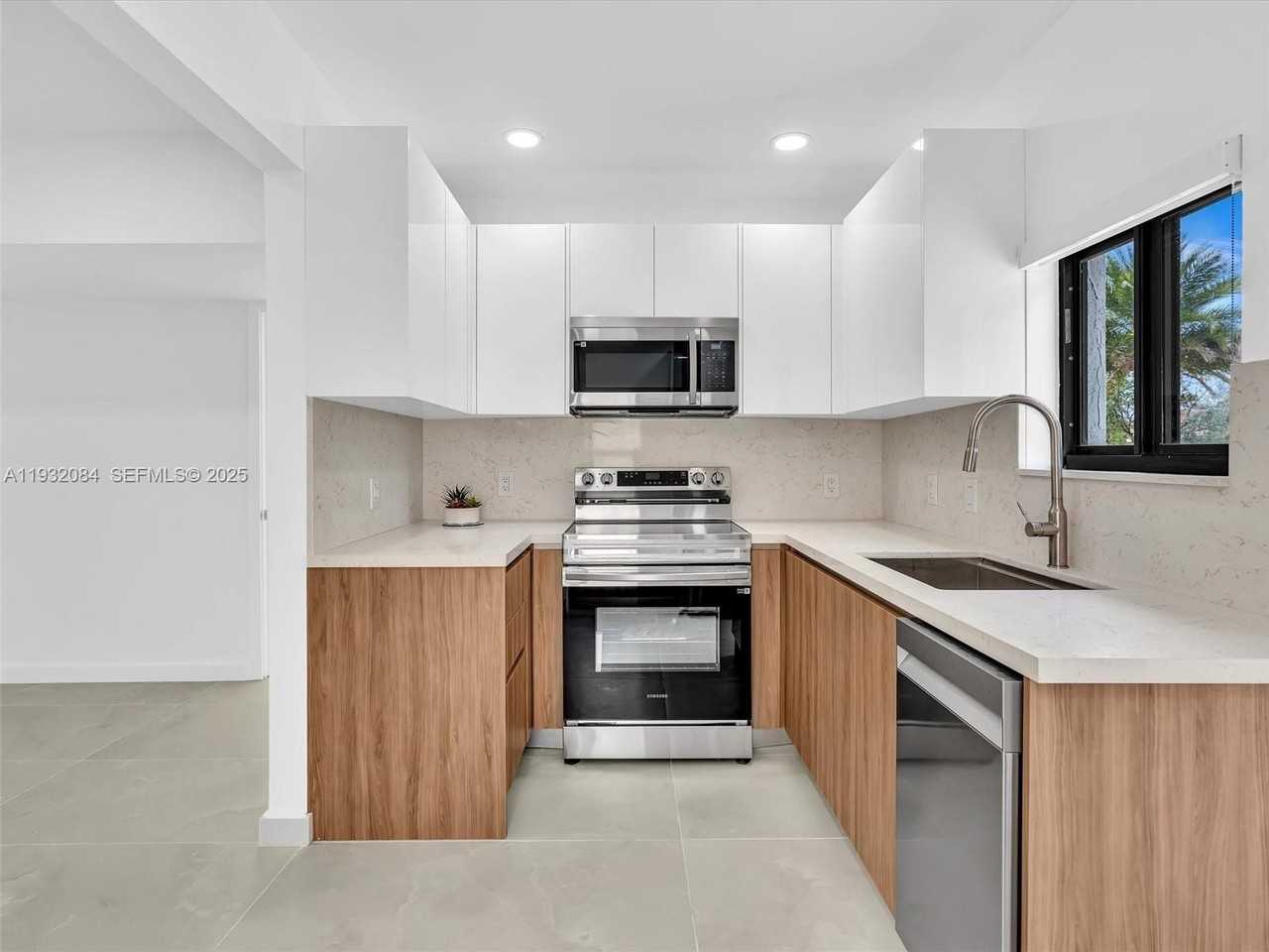 107 Central Ave - Photo 7 of 40