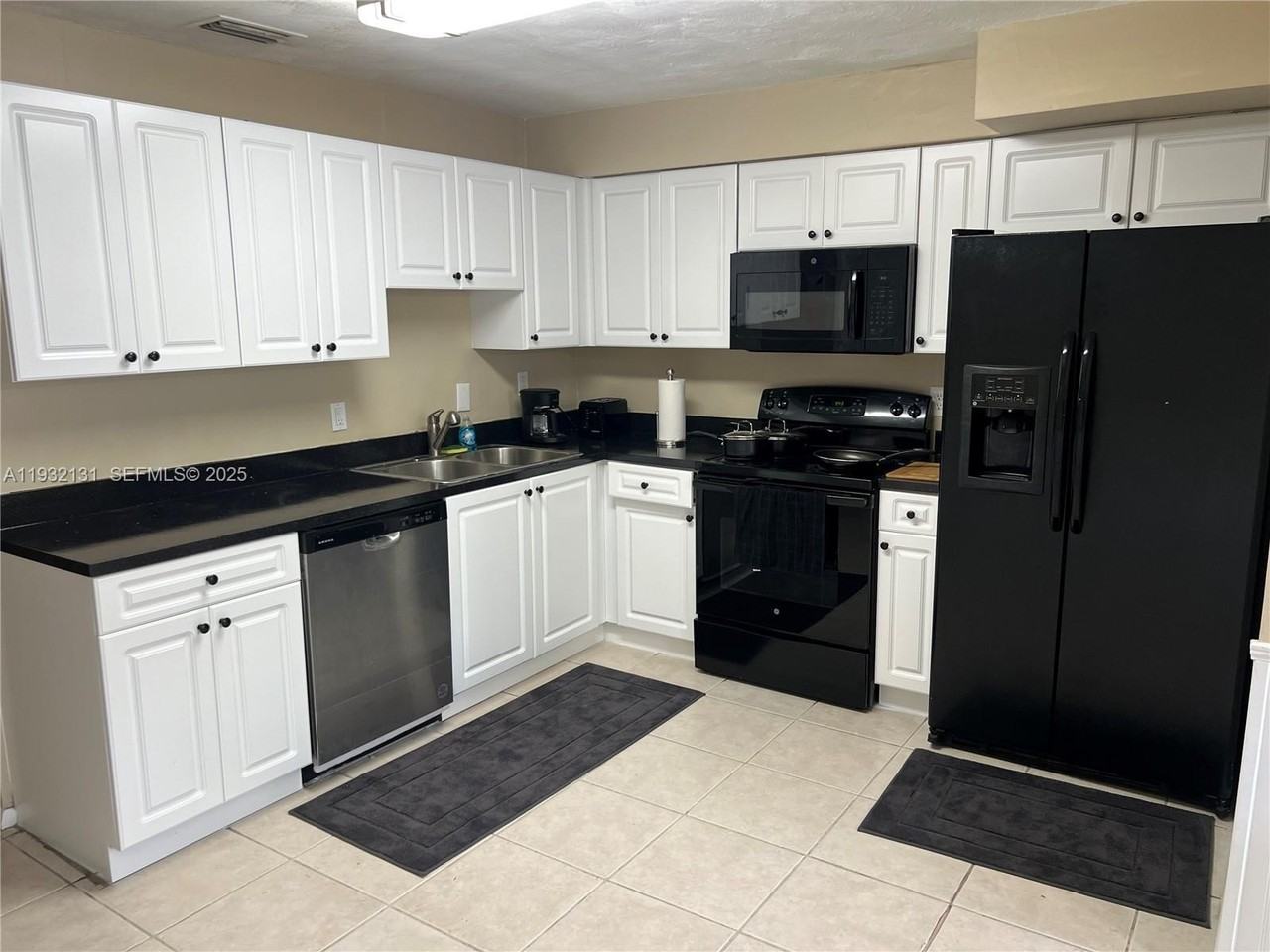 4731 Sw 25th Ave #0 - Photo 4 of 16