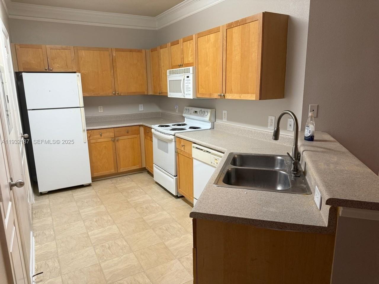 19914 Villa Creek Dr #202 - Photo 2 of 19