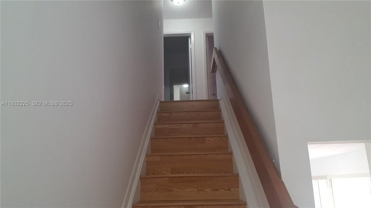 11860 Sw 92nd Ln - Photo 7 of 44