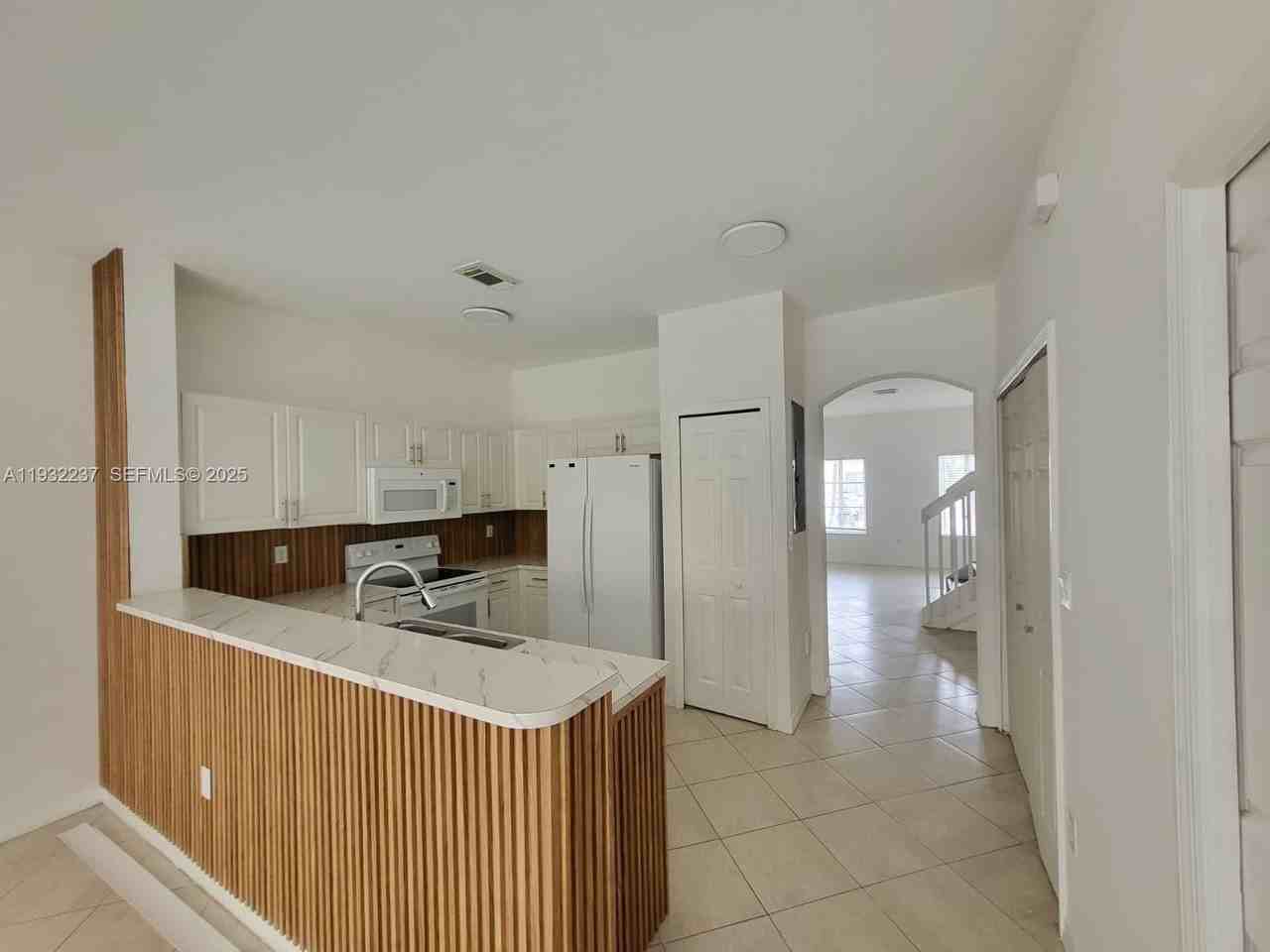 10754 Nw 85th Ter #7-34 - Photo 5 of 16