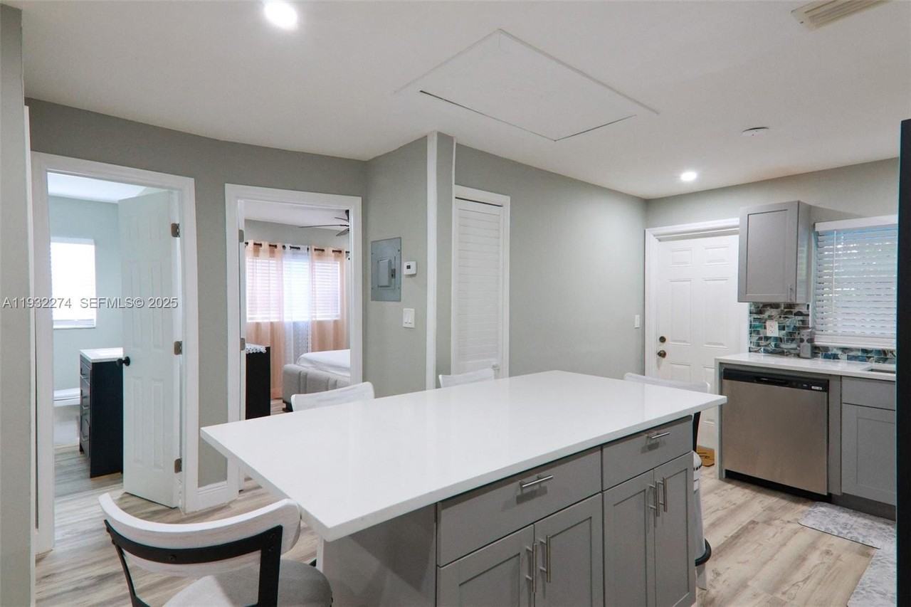 5300 Nw 15th Ct #1 - Photo 6 of 13