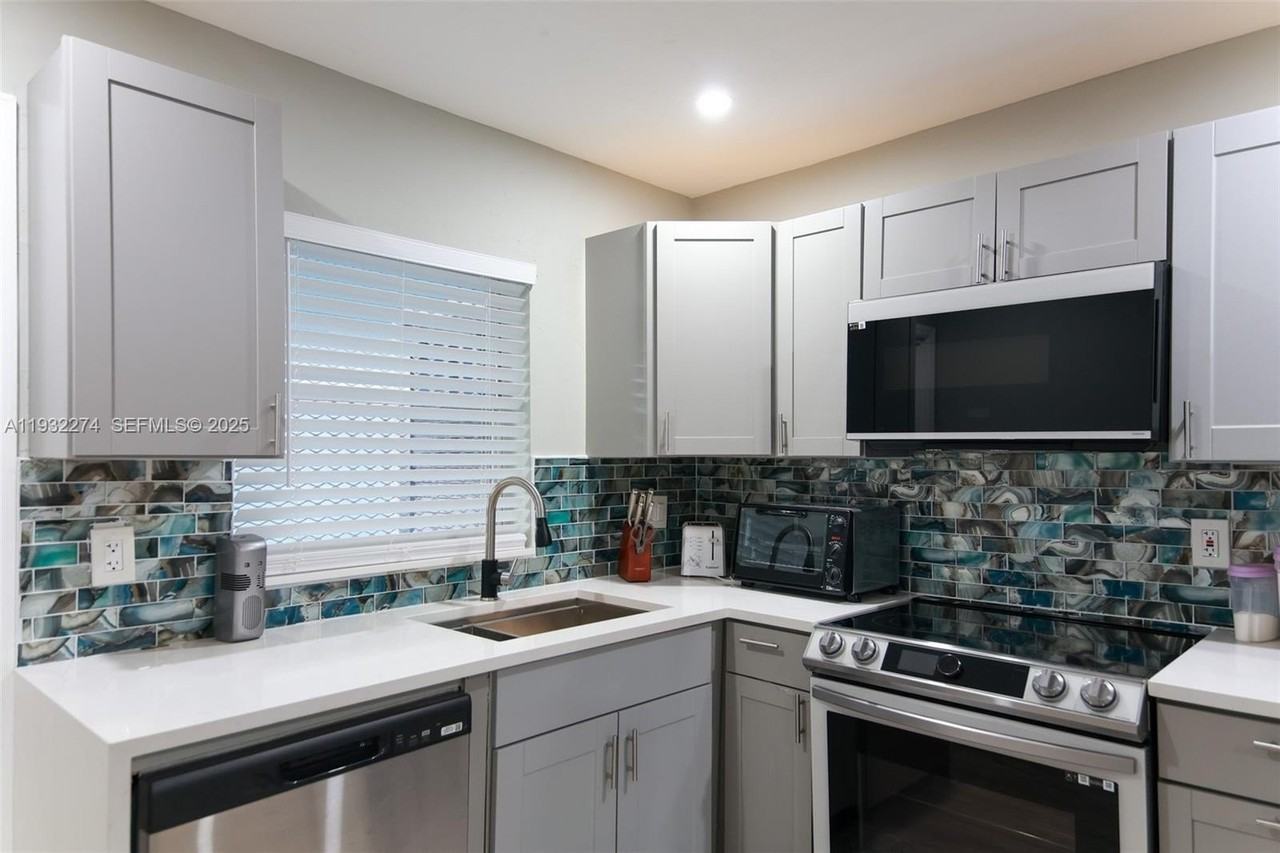 5300 Nw 15th Ct #1 - Photo 7 of 13