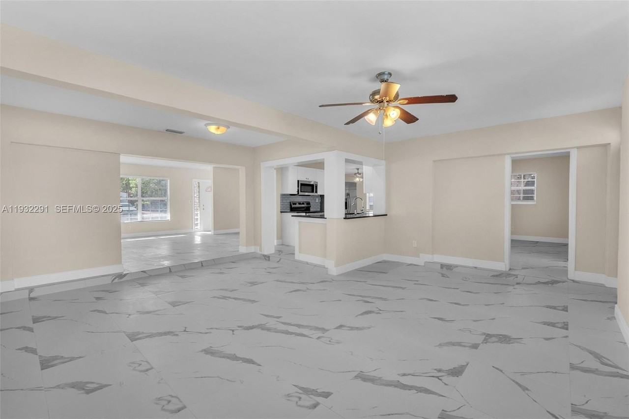 4655 Nw 41st Pl - Photo 3 of 10