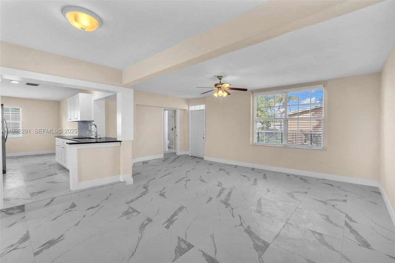 4655 Nw 41st Pl - Photo 4 of 10