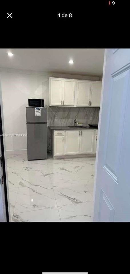 1023 Nw 3rd Ave - Photo 2 of 7