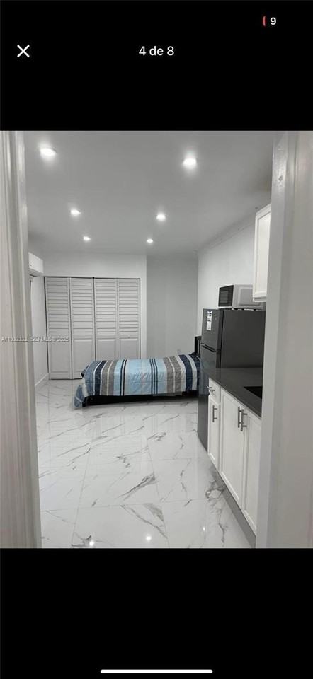 1023 Nw 3rd Ave - Photo 5 of 7