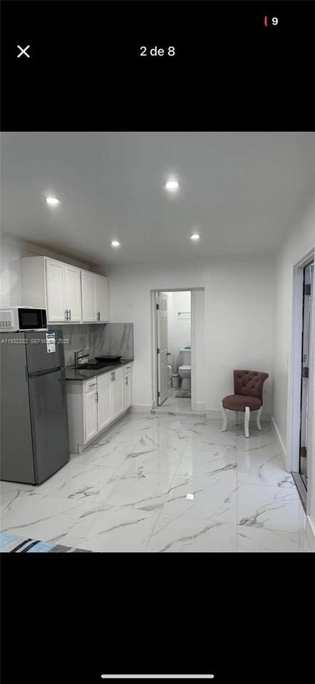 1023 Nw 3rd Ave - Photo 6 of 7