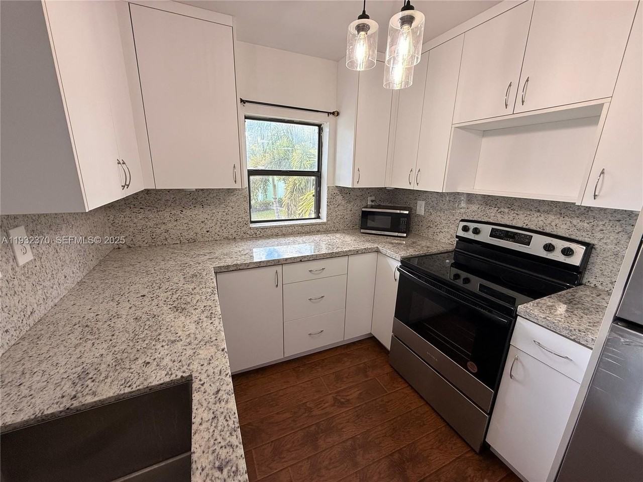 3961 Nw 87th Ave #3961 - Photo 2 of 9